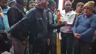 खलारी: सिमलिया प्रीमियर लीग-5 में चोरिया ब्रदर्स की जीत, गांव में भव्य स्वागत