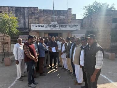 शहीद दिवस पर कांग्रेस का धरना-प्रदर्शन
ओसियां में ब्लॉक कांग्रेस कमेटी के नेतृत्व में शहीद दिवस के अवसर पर शुक्रवार को ग...