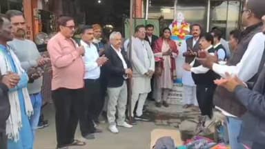 मानपुर: ब्लॉक कांग्रेस कमेटी मानपुर ने नगर के पुराने पंचायत भवन के पास महात्मा गांधी जी की पुण्यतिथि मनाई