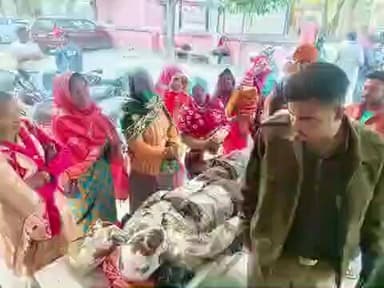 करछना: सहलोलवा सोनाई गांव के सामने तेज दफ्तर बाइक की टक्कर से साइकिल सवार मजदूर हुआ घायल