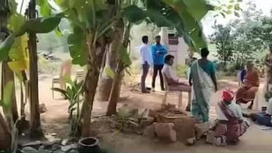 ஊத்தங்கரை: சென்னப்ப நாயக்கனூர் பகுதியில் உடலில் காயங்களுடன் இறந்த பெண்மணி அவசர கதியில் அடக்கம் செய்ய முற்பட்ட உறவினர்கள்