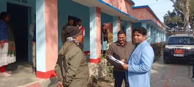 धमदाहा: आगामी इंटर परीक्षा को लेकर एसडीएम ने विभिन्न परीक्षा केंद्रों का किया निरीक्षण