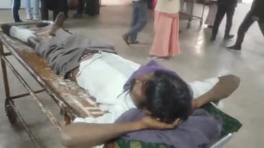 गंगधार: भवानीमंडी झालावाड़ मार्ग पर जीप ने राहगीर का पैर कुचला, उसे अस्पताल में कराया भर्ती