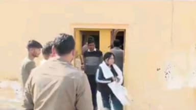 श्रीमाधोपुर: नाथूसर गांव की राजकीय बालिका स्कूल में बंदरों की उछाल-कूद से छात्रा के सिर पर गिरी ईट, हालत गंभीर