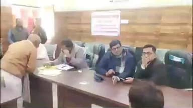 पातेपुर: पातेपुर प्रखंड मुख्यालय में DM के निर्देश पर जनता दरबार का आयोजन, 11 मामले आए सामने