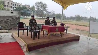 बगहा: बगहा में एसपी ने प्रशिक्षण प्राप्त कर रहे सिपाहियों का पीटी परेड अभ्यास कराया