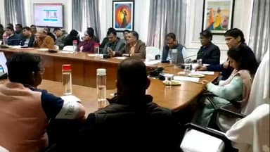 सीकर: कलेक्ट्रेट सभागार में जिला स्वास्थ्य समिति की बैठक का आयोजन हुआ