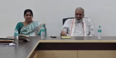 ಶಿರಸಿ: ಮಾರಿಕಾಂಬಾ ಜಾತ್ರಾ ಮಹೋತ್ಸವ : ಸಕಲ ಸಿದ್ಧತೆ ಹಾಗೂ ಮುನ್ನೆಚ್ಚರಿಕೆ ವಹಿಸಲು ಅಧಿಕಾರಿಗಳಿಗೆ ಸಂಸದ ವಿಶ್ವೇಶ್ವರ ಹೆಗಡೆ ಕಾಗೇರಿ ಸೂಚನೆ