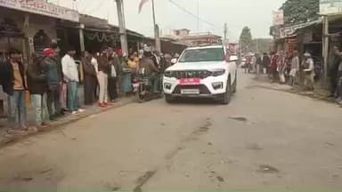 गोरौल: सोंधो अंधारी गाछी चौक पर महिला के शव का दाह संस्कार, डीएम-एसपी ने घटनास्थल का निरीक्षण किया