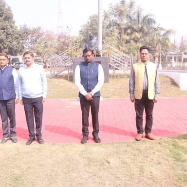 सत्य • अहिंसा • सेवा
ये केवल शब्द नहीं,
एक राष्ट्र की आत्मा हैं।
महात्मा गांधी की पुण्यतिथि पर
संयुक्त जिला कार्यालय, सू...