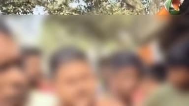 রানাঘাট ১: বীরণগরে চোর সন্দেহে এক নাবালোককে বেঁধে মারধর করার অভিযোগ স্থানীয়দের বিরুদ্ধে, সোশ্যাল মিভিয়ায় ভিডিও ভাইরাল, তদন্তে পুলিশ