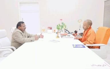 पीलीभीत: शारदा नदी में आने वाली बाढ़ से ग्रामीणों को बचाने की मांग को लेकर मुख्यमंत्री से मिले बीजेपी विधायक बाबूराम पासवान