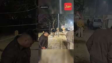 पुलिस पर फायरिंग और मुठभेड़: हथियार छीनकर भाग रहे 3 बदमाशों को लगी गोली, स्कॉर्पियो और हथियार बरामद।