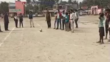 মথুরাপুর ১: দক্ষিণ চব্বিশ পরগনা মথুরাপুর কৃষ্ণচন্দ্রপুর হাই স্কুলে বার্ষিক ক্রীড়া প্রতিযোগিতার আয়োজন।