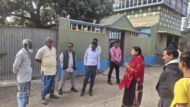 কালীগঞ্জ: কালীগঞ্জের বিভিন্ন এলাকায় রাস্তা পরিদর্শন করলেন বিধায়িকা আলিফা আহমেদ