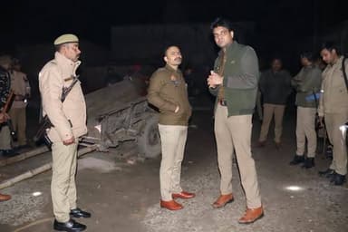 BIG BREAKING SAMBHAL
आपसी विवाद के चलते ख़ूनी संघर्ष में महिला राशन डीलर की गोली मारकर हत्या। दो पक्षो में पथराव के बाद...