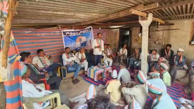 જેતપુર પાવી: મોટી આમરોલ તાલુકા પંચાયત બેઠક પર જન સંવાદ પરિવર્તનનો શંખનાદ કાર્યક્રમ યોજાયો.