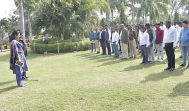 जिला कलेक्टोरेट के अधिकारी-कर्मचारियों ने शहीदों को दी श्रद्धांजली
#मुंगेली #राष्ट्रपिता #महात्मागांधी की #पुण्यतिथि के...