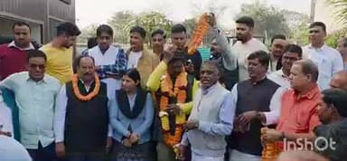 गढ़वा: झामुमो जिला कमिटी द्वारा पूर्व मंत्री मिथिलेश कुमार ठाकुर के आवास पर प्रेस कॉन्फ्रेंस आयोजित