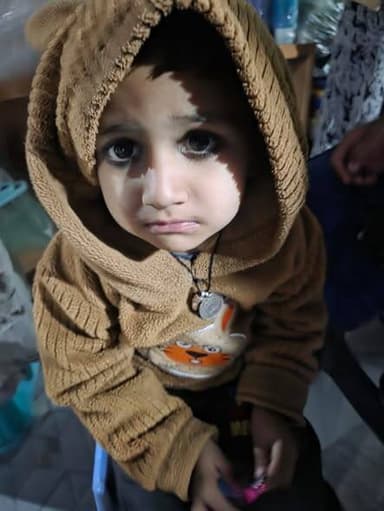 भिवानी : पिता मिल गया है शुक्रिया
भाई यह बच्चा गौशाला मार्केट में हमें मिला है अपने घर का पता बता नहीं पा रहा है कृपया क...