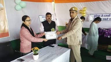 #भरतपुर। राष्ट्रीय सड़क सुरक्षा माह 2026 का समापन शनिवार को जिला प्रादेशिक परिवहन कार्यालय परिसर में आयोजित समारोह के सा...