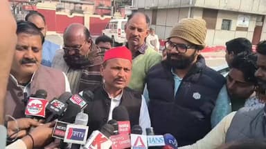 #गाजीपुर।
#कब्रिस्तान के पास की #जमीन को लेकर #विवाद।
सपा,कांग्रेस नेताओं ने सौंपा डीएम को मांग पत्र।
प्रापर्टी डीलरों द...