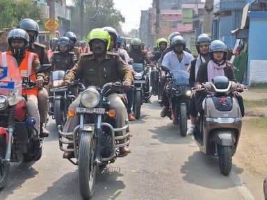 बांका जिले में “सड़क सुरक्षा: सीख से सुरक्षा, टेक्नोलॉजी से परिवर्तन” थीम के साथ राष्ट्रीय सड़क सुरक्षा माह के अंतर्गत व...