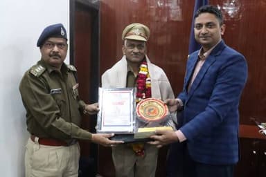 29वीं बटालियन विशेष शस्त्र बल में भावपूर्ण विदाई समारोह आयोजित
आज 29वीं बटालियन विशेष शस्त्र बल कार्यालय में सेवानिवृत...