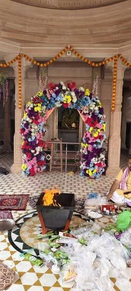 बालेसर कस्बे के विश्वकर्मा मंदिर में भगवान श्री विश्वकर्मा की जयंती के मौके पर सैकड़ो की तादाद में श्रद्धालुओं ने भाग लि...