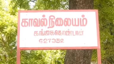 மானூர்: ஆலடிபட்டியில் சட்ட விரோதமாக மது பாட்டில்களை பதுக்கி வைத்திருந்த நபர் கைது. மது பாட்டில்கள் பறிமுதல்.