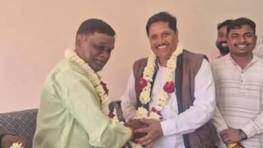 જેતપુર પાવી: વનકુટીર ખાતે શ્રી રામ જવેલર્સની નવીન શોપનું ઓપનિંગ જિલ્લા ભાજપ પ્રમુખના હસ્તે થયું.