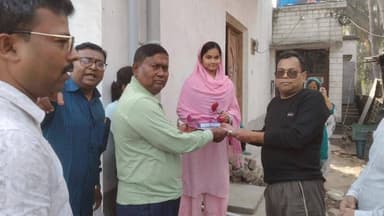 পাঁশকুড়া: পাঁশকুড়া পৌরসভ৯নম্বর ওয়ার্ডTMCউদ্যোগে মাধ্যমিক পরীক্ষার্থীদের শুভেচ্ছাSIR নিয়ে সচেতনতা উপস্থিত পাঁশকুড়া শহরTMCসভাপতি