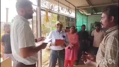 అశ్వారావుపేట: ములకలపల్లి మండలం మాదారం గ్రామంలో ఏర్పాటు చేసిన నాయకపోడు మాస్కుల తయారీ యూనిట్ సందర్శించిన జిల్లా కలెక్టర్