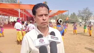 ନବରଙ୍ଗପୁର ପୋଲିସ ଷ୍ଟେସନ: ଆରସିଡ଼ି ପଡିଆରେ ବିଶାଳ ହିନ୍ଦୁ ସମାବେଶ ରେ ଯୋଗଦେଈ ମତ ଦେଲେ ରାଜପୁରୋହିତ ତଥା ରାଜ୍ୟ ଓକିଲ ସଙ୍ଘ ଉପସଭାପତି ନରସିଂହ ତ୍ରିପାଠୀ