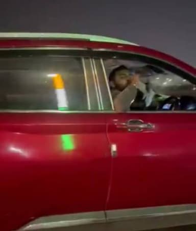 पर्थला पुल पर कार सवारों की शर्मनाक हरकत, महिलाओं से की अश्लील हरकतें, दो आरोपी गिरफ्तार
नोएडा में महिलाओं के साथ युवको...