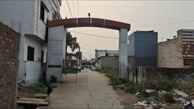 जावरा: रत्नराज कॉलोनी में कुत्तों का आतंक, लोग मकान बेचकर पलायन को मजबूर, कैसा प्रशासन?