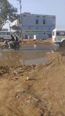 बानसुर सुभाष चोक से हरसोरा बाईपास मार्ग पर जल भराव से आम जन हो रहे है परेसान