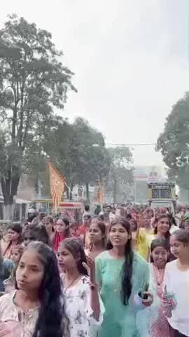 बांका: शिवाजी चौक के पिपरानाथ महादेव मंदिर में देवी-देवताओं की प्राण प्रतिष्ठा के लिए कलश शोभायात्रा निकाली गई