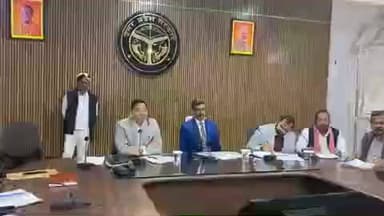 ज्ञानपुर: मंडलायुक्त की अध्यक्षता में SIR बैठक, ज्ञानपुर तहसील में प्रगाढ़ पुनरीक्षण का किया गया औचक निरीक्षण