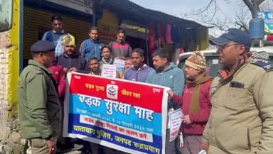 रुद्रप्रयाग: सड़क सुरक्षा माह: यातायात पुलिस ने भीरी में चलाया जागरूकता अभियान, वाहन चालकों को दिए सुरक्षा के मंत्र