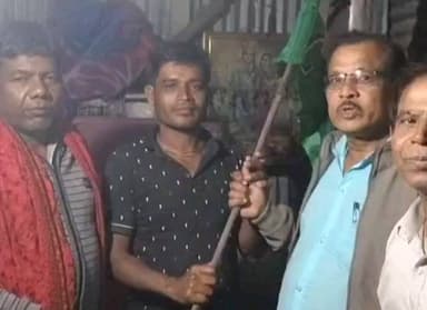 ময়না: সুদামপুর গ্রামে বিজেপি ছেড়ে তৃণমূল কংগ্রেসের যোগদান করলেন এক সমর্থক উপস্থিত বিদ্যুৎ কর্মদক্ষ