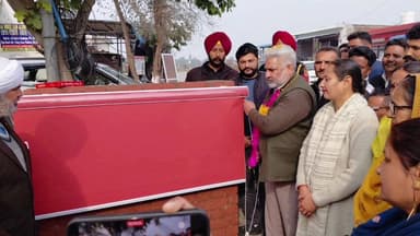 ਪਠਾਨਕੋਟ: ਕੈਬਿਨਟ ਮੰਤਰੀ ਪੰਜਾਬ ਸ੍ਰੀ ਲਾਲ ਚੰਦ ਕਟਾਰੂ ਚੱਕ ਨੇ ਮਾਨ ਸਿੰਘਪੁਰ ਤੋਂ ਅਤੋਰ ਮਿਰਜ਼ਾਪੁਰ ਤੱਕ ਸੜਕ ਦੇ ਨਿਰਮਾਣ ਕਾਰਜ ਕਰਵਾਏ ਸ਼ੁਰੂ।