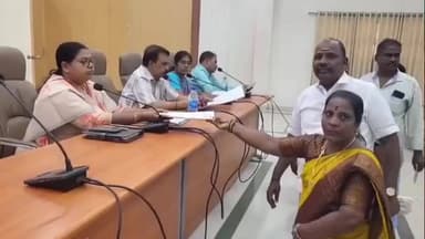 குன்றத்தூர்: காவனூர் ஊராட்சி மன்ற தலைவர் மாவட்ட ஆட்சியர் இடத்தில் மனு அளித்தார்