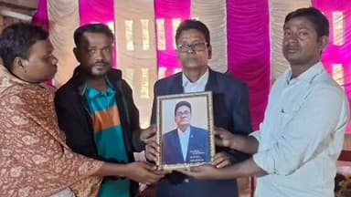 বাসন্তী: গৌড়দহ অবৈতনিক প্রাথমিক বিদ্যালয় এর শিক্ষক মহাশয় তিনি রিটার্নমেন্ট করলেন এবং বিদায় অনুষ্ঠান পালিত হল।