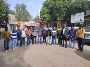 ਨਵਾਂਸ਼ਹਿਰ: ਕੰਪਿਊਟਰ ਅਧਿਆਪਕਾਂ ਨੇ ਪ੍ਰੀਖਿਆਵਾਂ ਦੇ ਦਿਨਾਂ ਵਿੱਚ ਲੱਗੀਆਂ ਗੈਰ ਵਿੱਦਿਅਕ ਡਿਊਟੀਆਂ ਕੱਟਣ ਲਈ ਜ਼ਿਲ੍ਹਾ ਸਿੱਖਿਆ ਅਫਸਰ ਨੂੰ ਦਿੱਤਾ ਮੰਗ ਪੱਤਰ