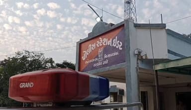 ઇડર: તાલુકાના વેરાબર કંપામાં ઘર આગળ પાર્ક કરેલ બે બાઈકની ચોરી થતા ફરિયાદ નોંધાવી