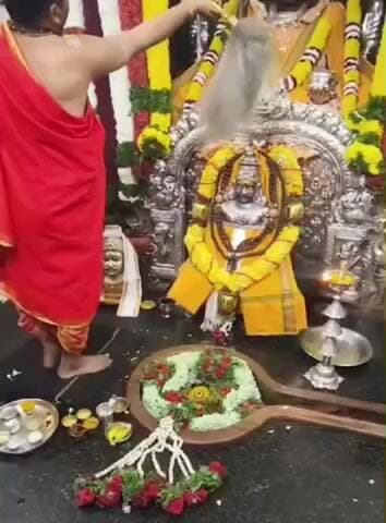 ಹಡಗಲಿ: ಜಾತ್ರಾ ಮಹೋತ್ಸವದ ಪ್ರಯುಕ್ತ ಶ್ರೀ ಮೈಲಾರಲಿಂಗೇಶ್ವರ ಸ್ವಾಮಿಗೆ, ವಿಶೇಷ ಪೂಜೆ ಸಲ್ಲಿಕೆ