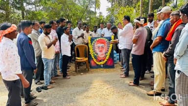 ಯಲ್ಲಾಪುರ: ಉಳವಿ ಜಾತ್ರೆಗೆ ತೆರಳುವ ಭಕ್ತರಿಗೆ ಯಲ್ಲಾಪುರದಲ್ಲಿ ಅನ್ನಪ್ರಸಾದ ಸೇವೆ,ವಿಜಯ ಮಿರಾಶಿ ಚಾಲನೆ