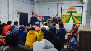 ভাঙড় ২: নলপুকুর কারিগর পাড়াতে আগামী ১৫ই ফেব্রুয়ারি মহা মিছিলের প্রস্তুতি সভা করলেন
তৃণমূল ছাত্র নেতা