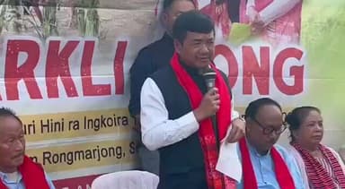 ডিফু: কাৰ্বি হেমতুংপি লুম্বাজং আকলাম ৰংমাৰজং, ডিফুত অনুষ্ঠিত বাৰিথে কাৰ্কলি আলং কাৰ্যসূচীৰ দ্বিতীয় দিনা উপস্থিত 𝐂𝐄𝐌